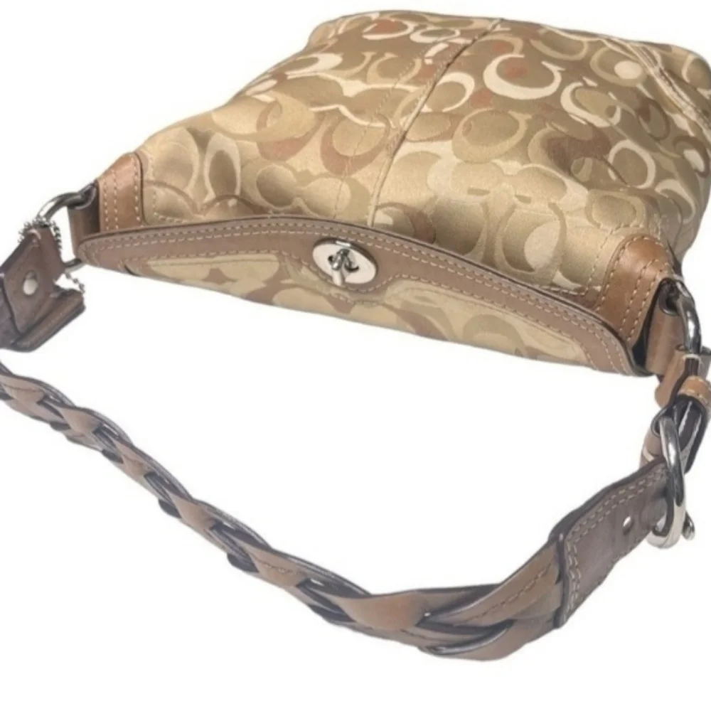 🍍Coach Chelsea Optic SignatureHobo Handbag Tan Brown EUC - Picture 10 of 17